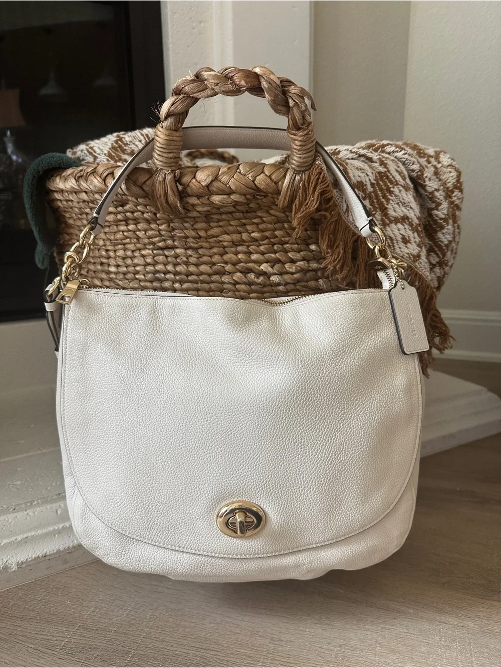 Coach Cream Turnlock Pebbled Leather Shoulder Hobo Bag with Gold Hardware + Tag